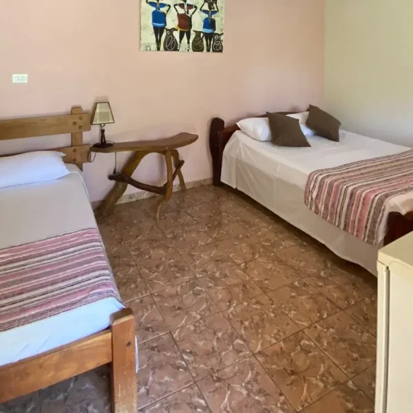 Fachada aconchegante da Villa Serena Pousada